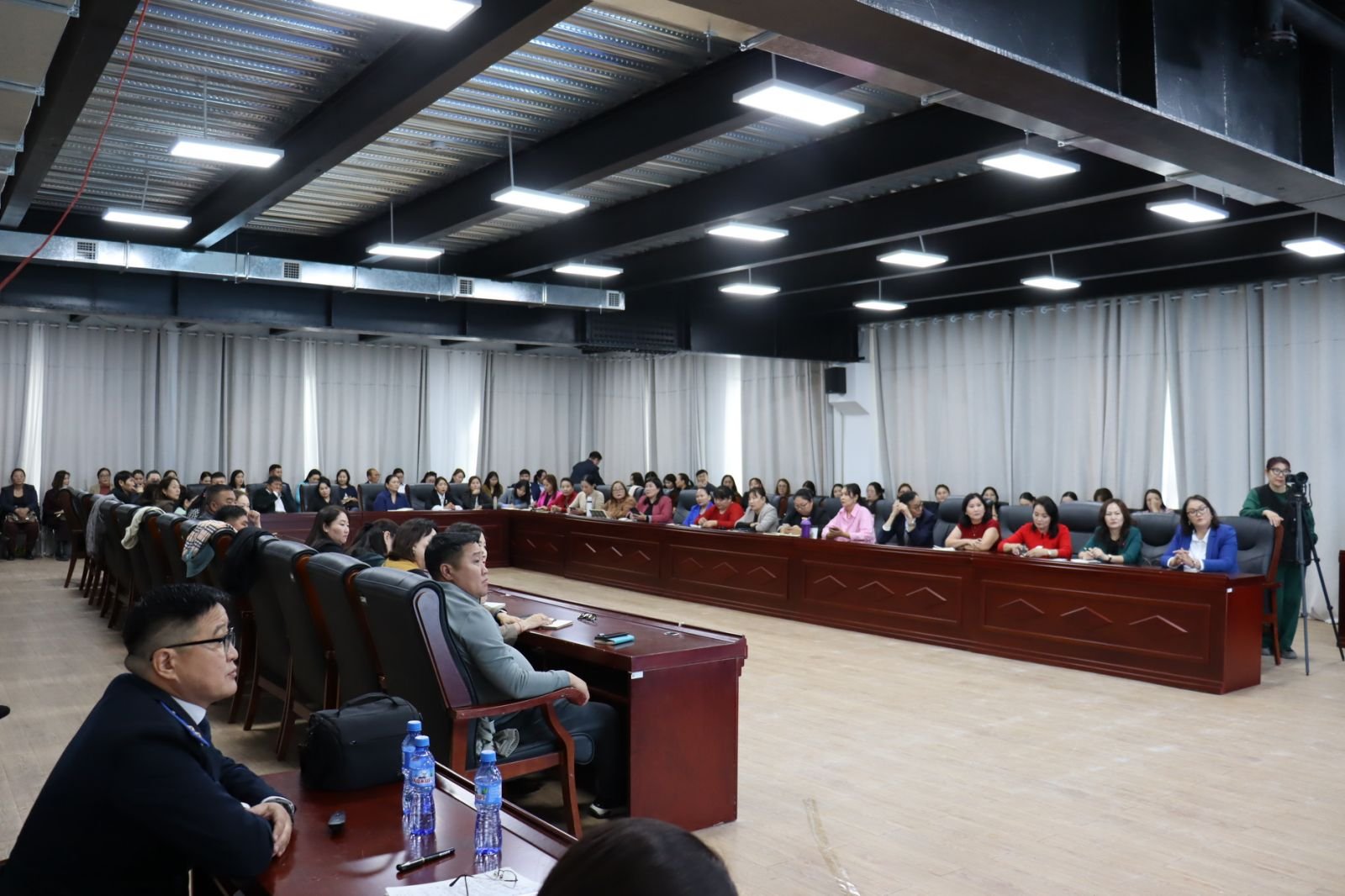 ХҮҮХЭД ХОХИРСОН ГЭМТ ХЭРГИЙГ БУУРУУЛАХАД АНХААРЧ АЖИЛЛАЖ БАЙНА